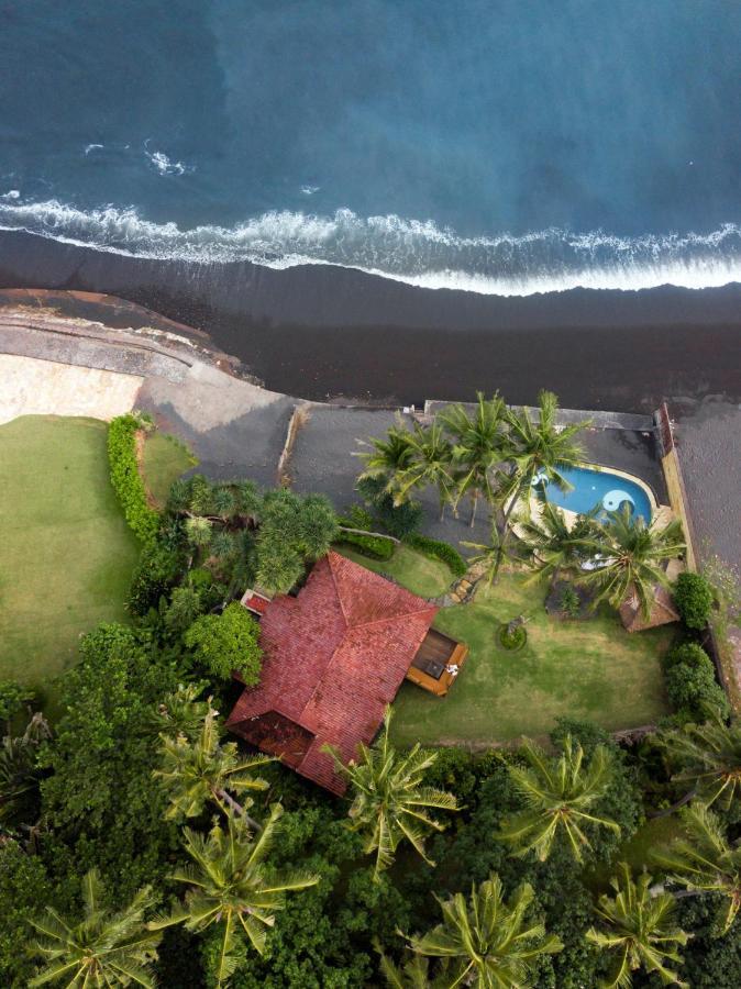Secret Moon Beach House Jasri Exterior photo