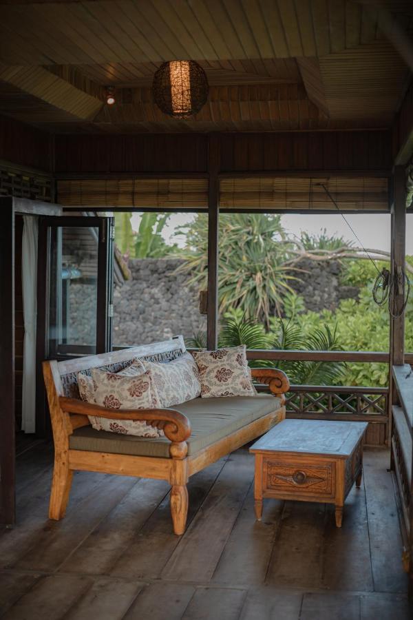 Secret Moon Beach House Jasri Exterior photo