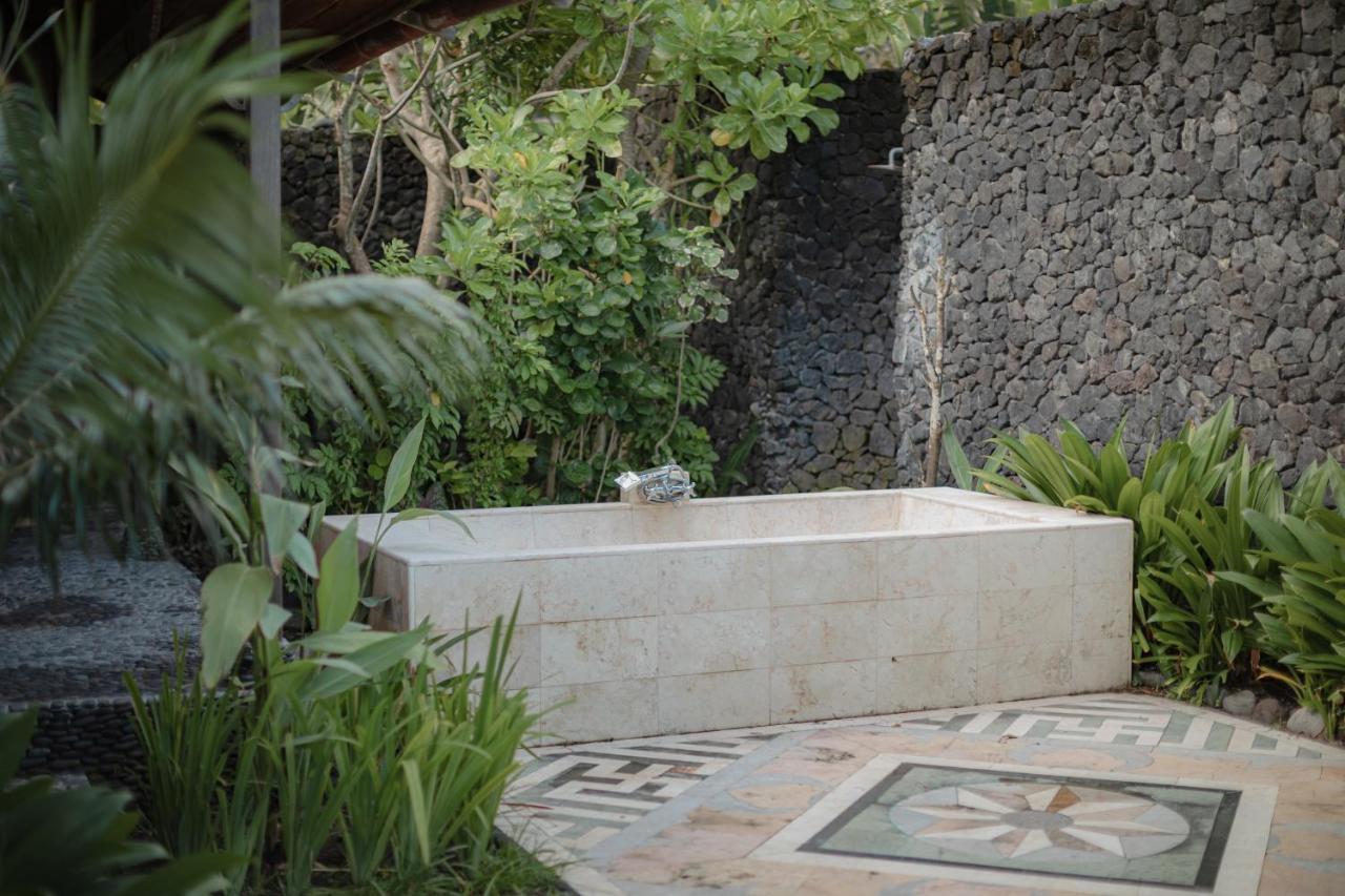 Secret Moon Beach House Jasri Exterior photo