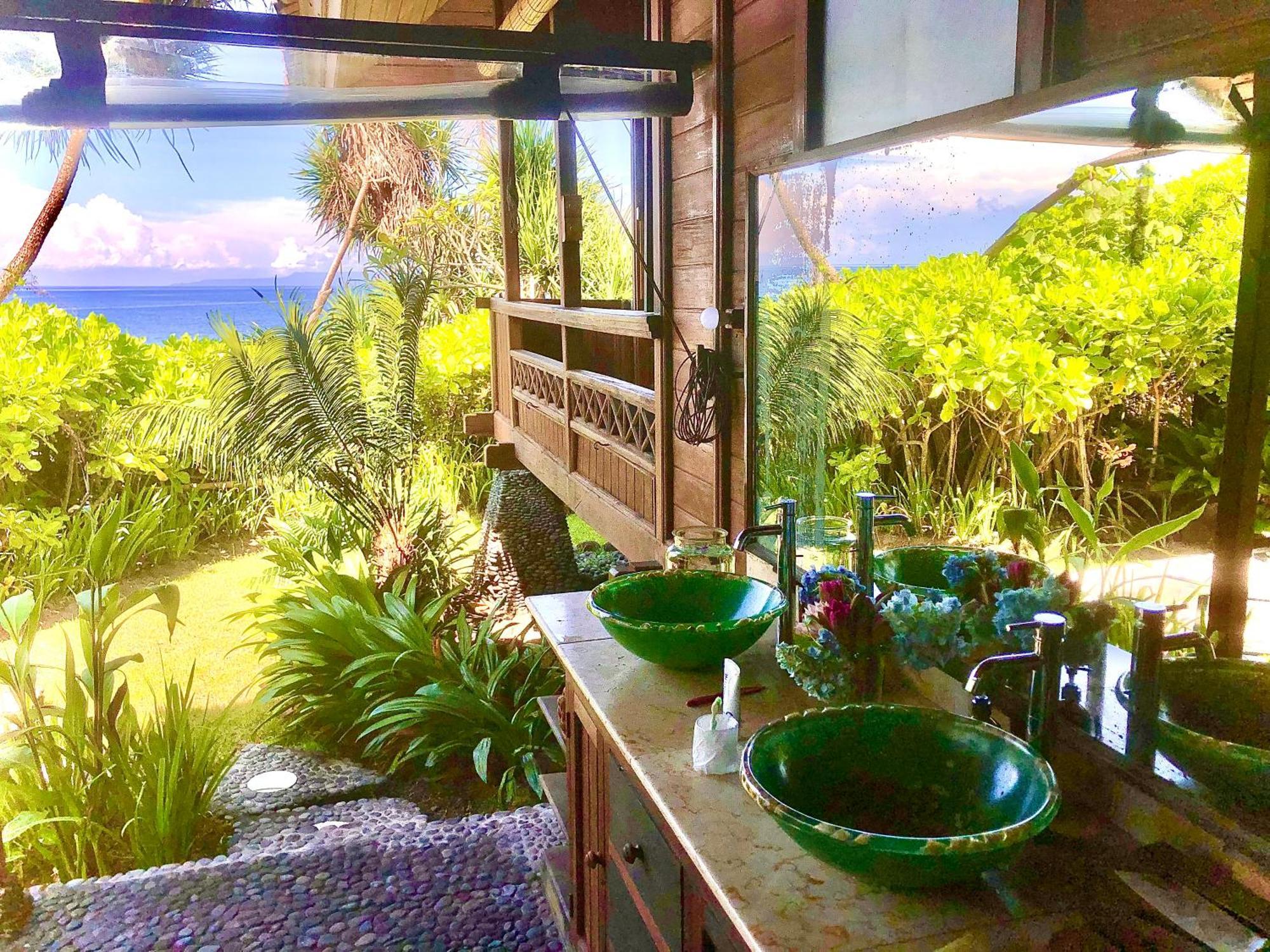 Secret Moon Beach House Jasri Exterior photo